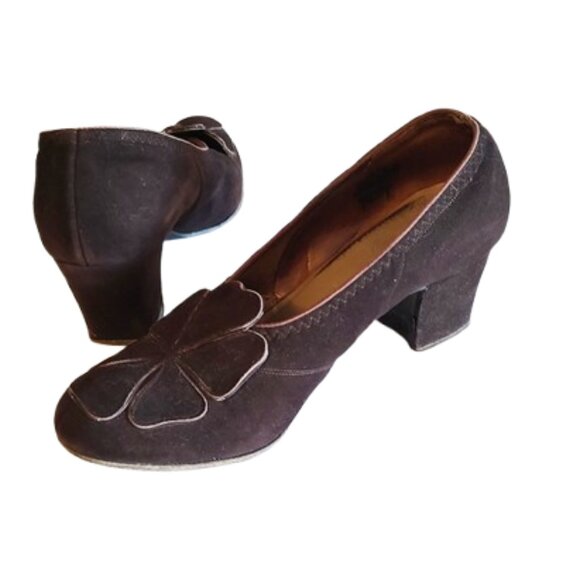 1940s Vintage Brown Suede Shoes Pumps With A Flower Front And Cuban Style Heel 6 - Picture 5 of 8